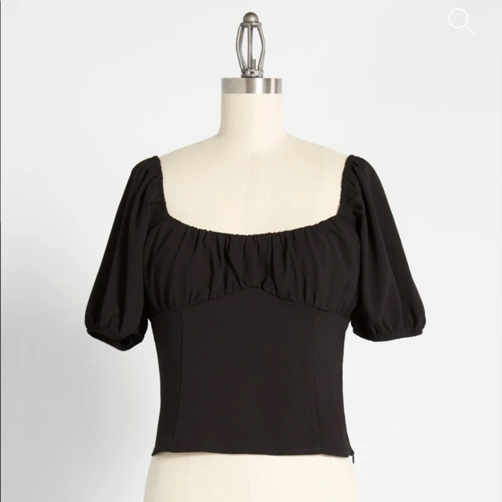 Saturday sweetheart puff sleeve top